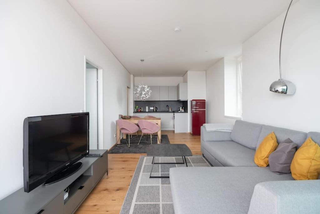 Apartment Hoch Hinaus, Neu Und Stilvoll Mit Pool Am Dach Vienna