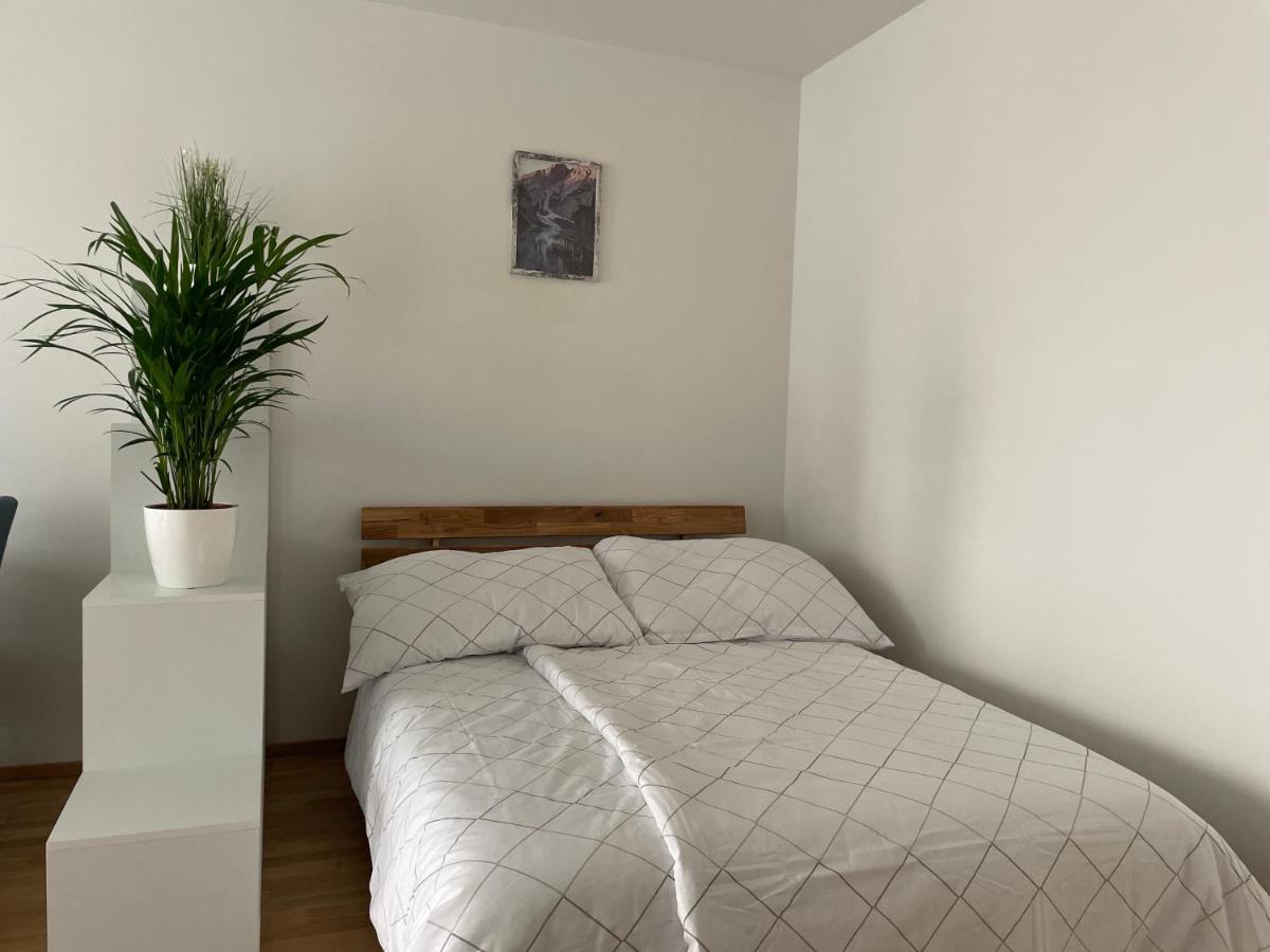 Apartment 55 M2 Stylish With Balcony & Parking *