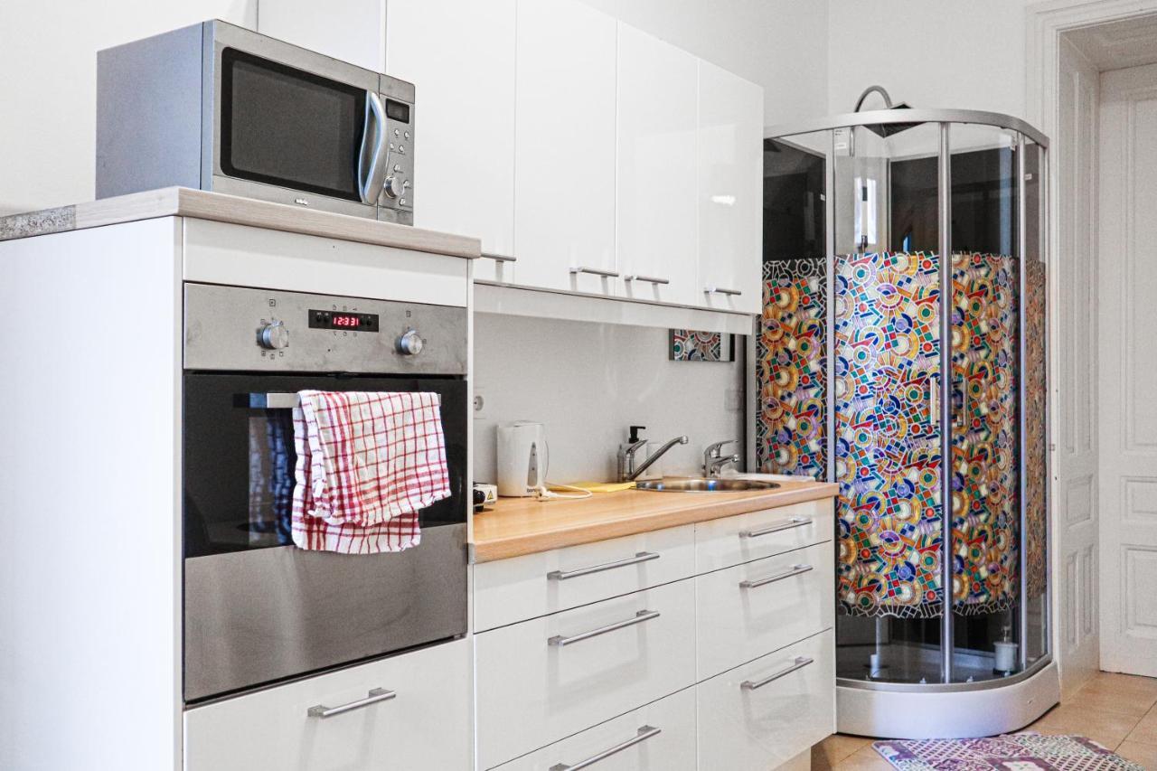 Bright & Stylish, 2 Neighboring - 4brs Vienna