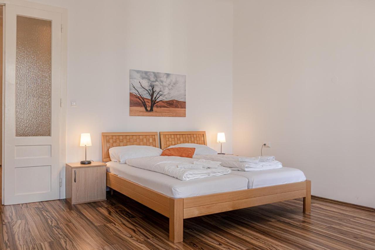 Apartment Bright & Stylish, 2 Neighboring - 4brs *