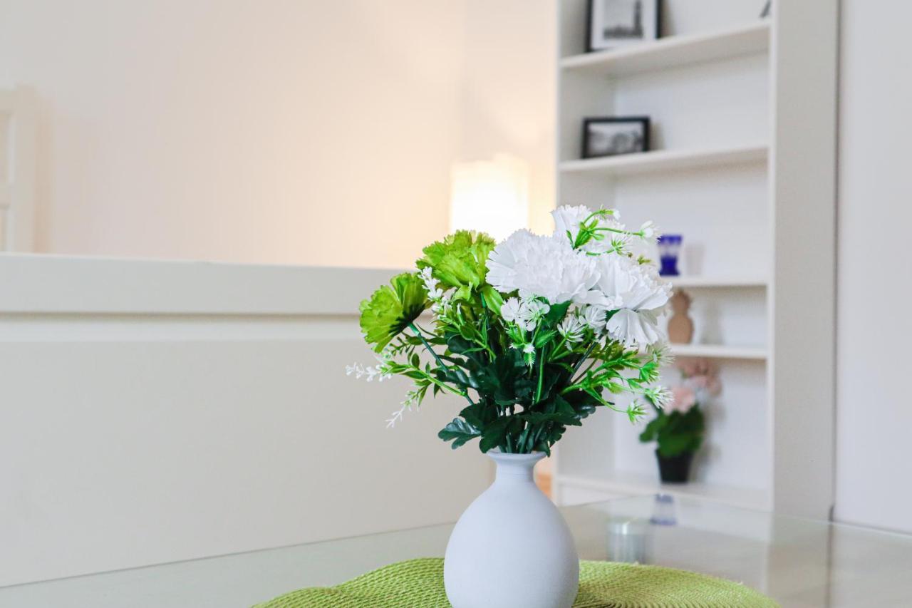 Apartment Bright & Stylish, 2 Neighboring - 4brs Vienna