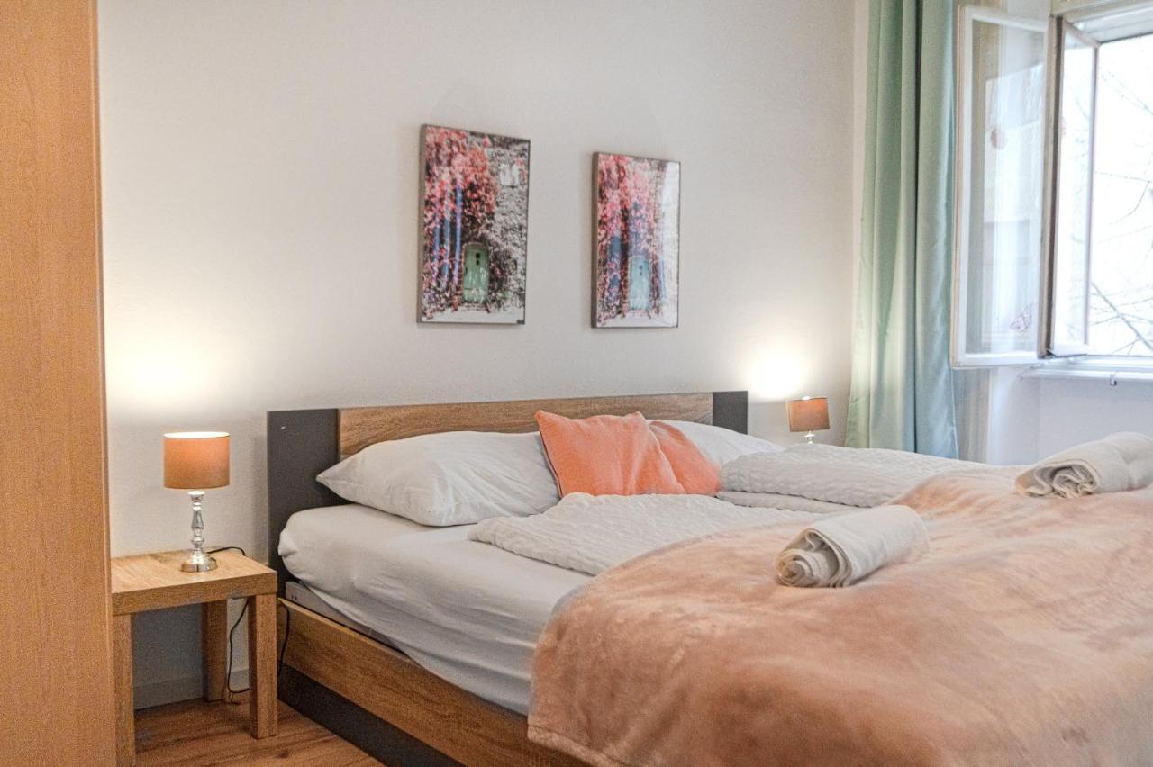 Stunning 2br Neighboring Apts.perfect For 8 Guests Apartment *