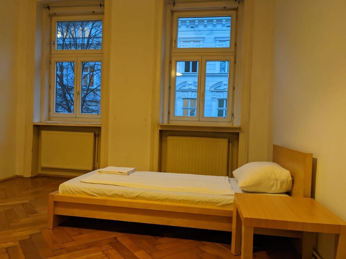 Rooms City Residence Ostello *