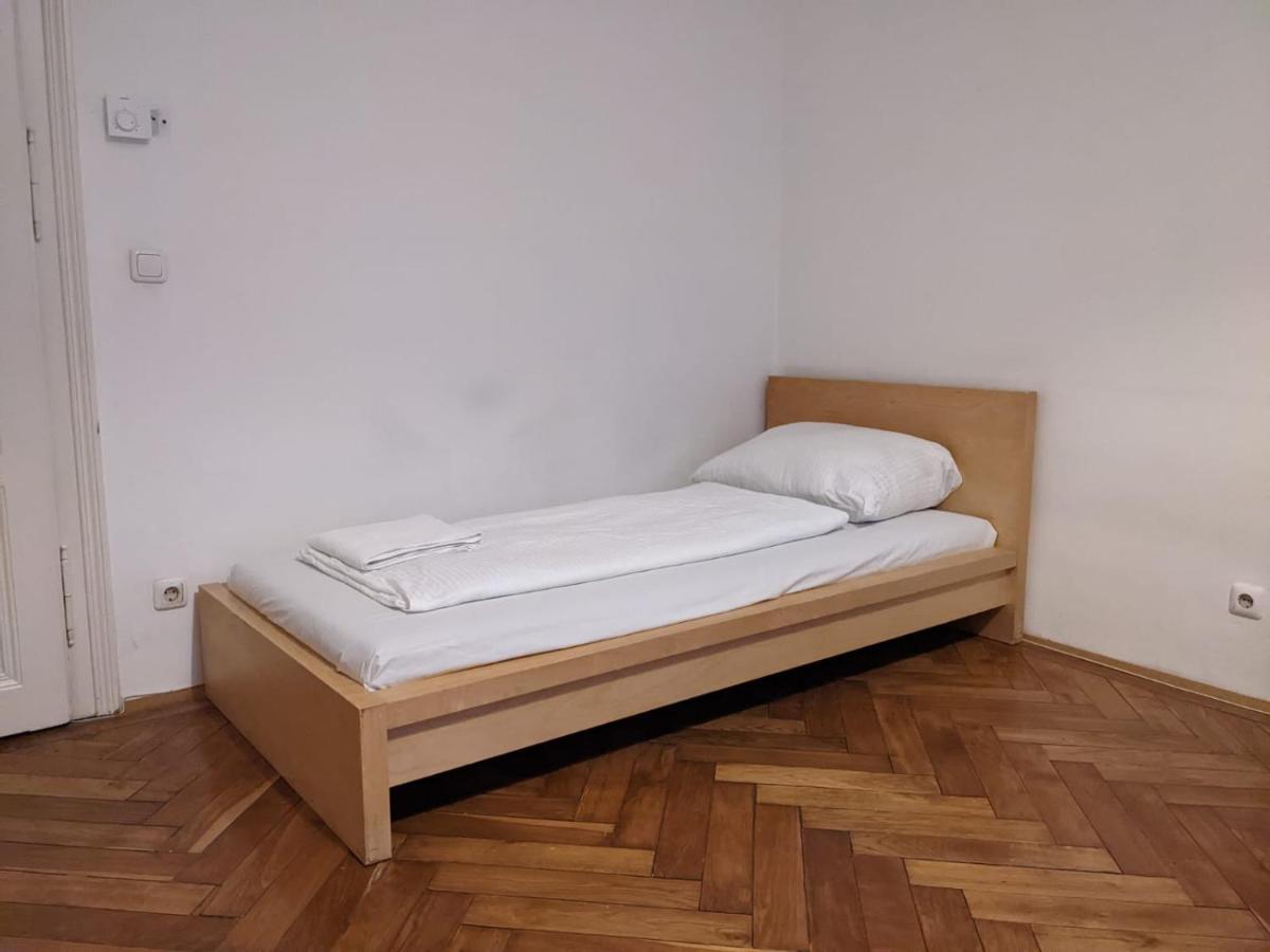 Ostello Rooms City Residence