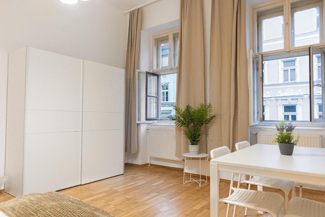 Apartment Pleasing 2br Apt.-perfect For Longstays