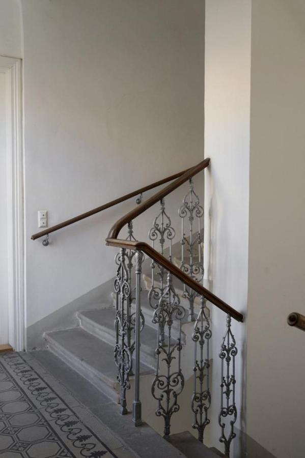 10-next Metro U3 Apartment