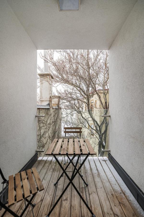 Business With Air Condition Apartment *
