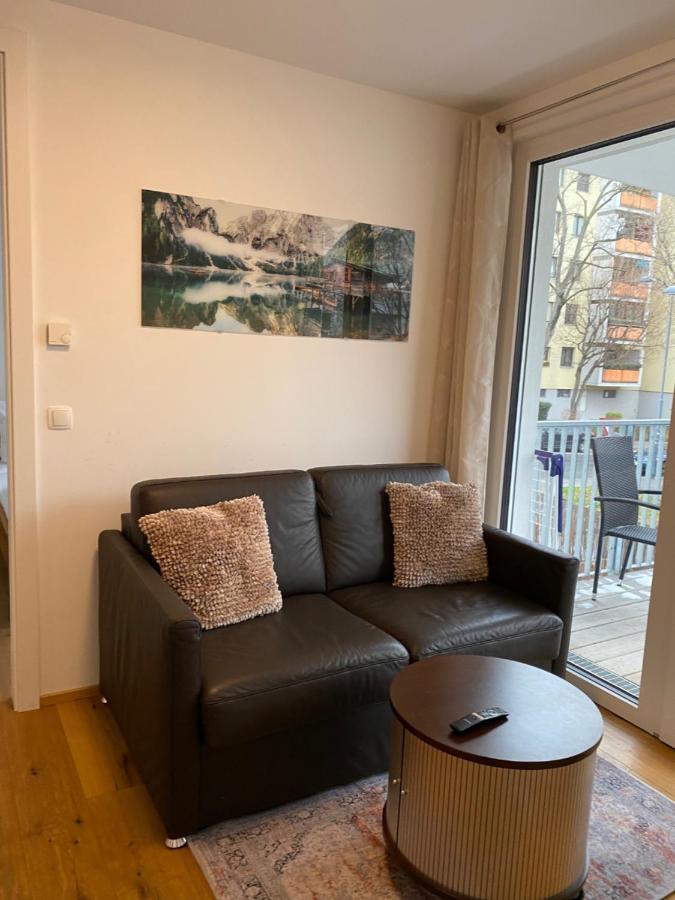 Apartment Modern With Balcony Near City Center