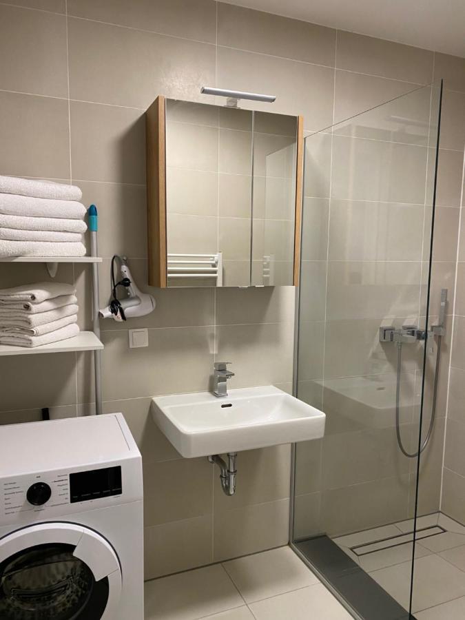 Modern With Balcony Near City Center Apartment Vienna