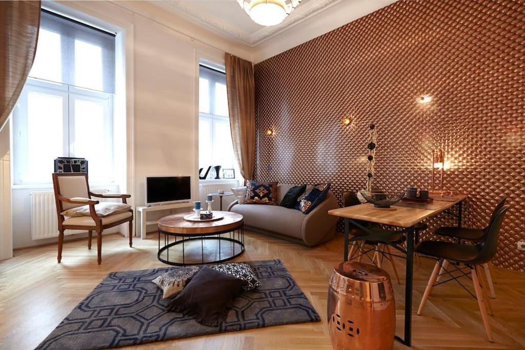 Modern Viennese Mid-century