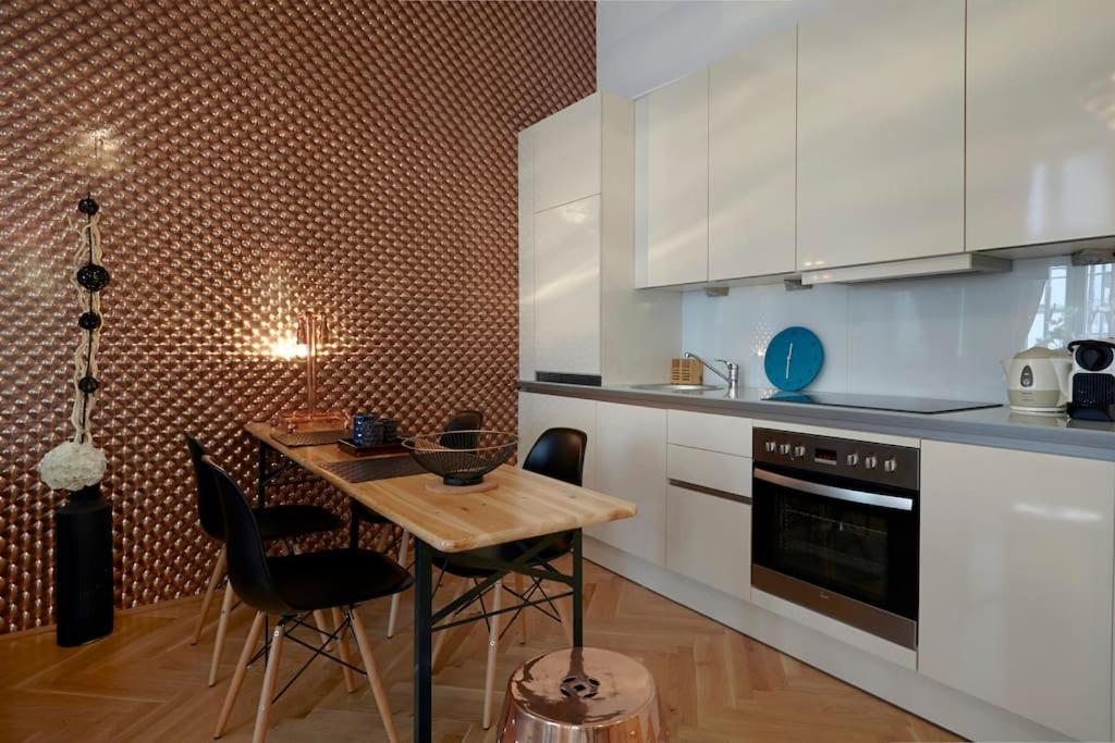Modern Viennese Mid-century *