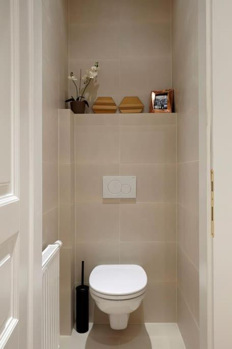 Modern Viennese Mid-century Apartment *