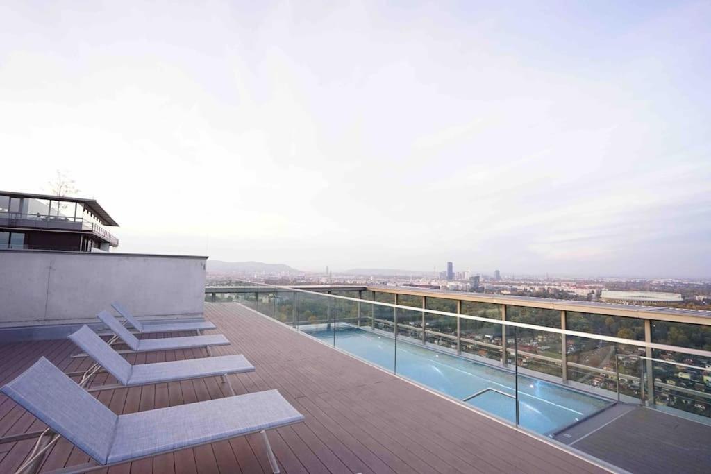 Apartment The High-rise With Pool