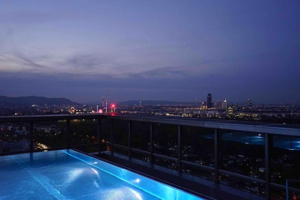 The High-rise With Pool * Wien