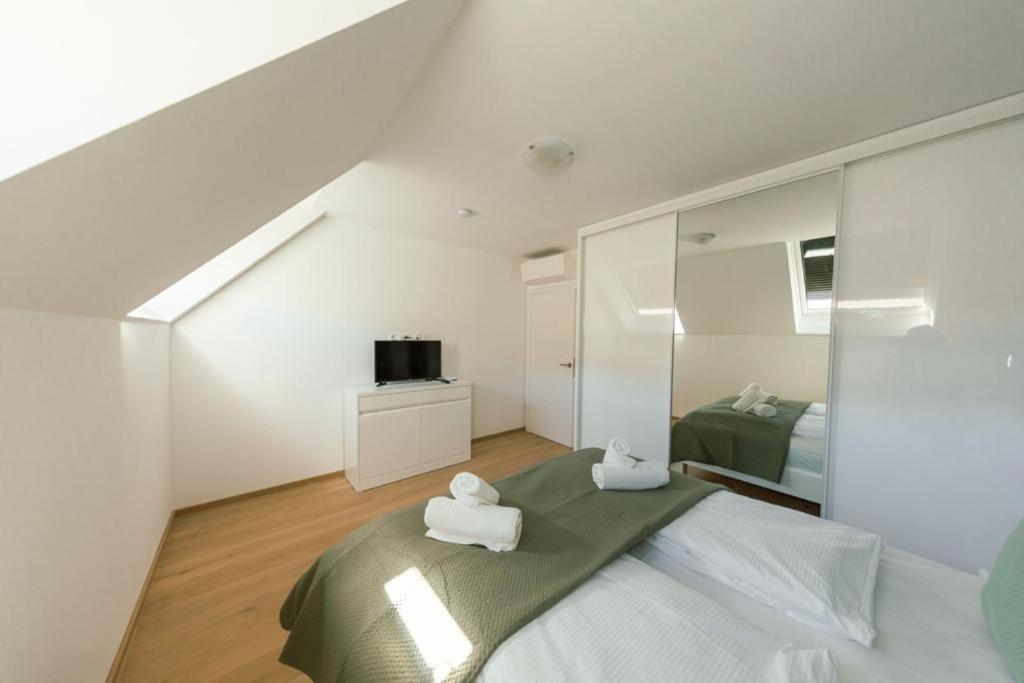 New Design Penthouse And Apartment Wien