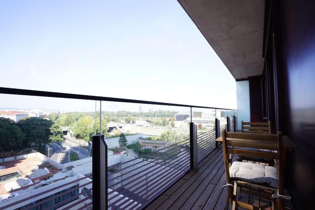 Apartment The High-rise With Pool Wien