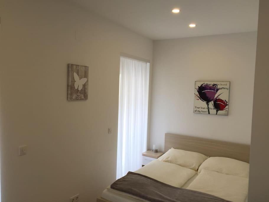 New - 10 Min Downtown Apartment *