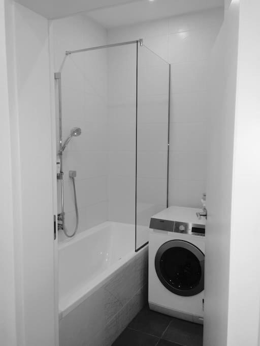 New - 10 Min Downtown Vienna