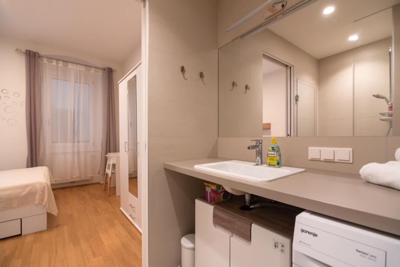 Apartment An Der Donau, 10 Minuten Ins Zentrum, Klimaanlage *