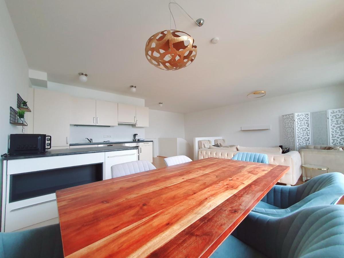 Near Lake Two Bedroom Duplex Apartamento Viena