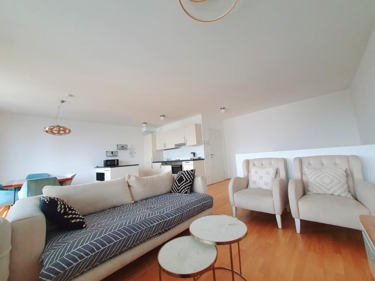 Near Lake Two Bedroom Duplex Viena