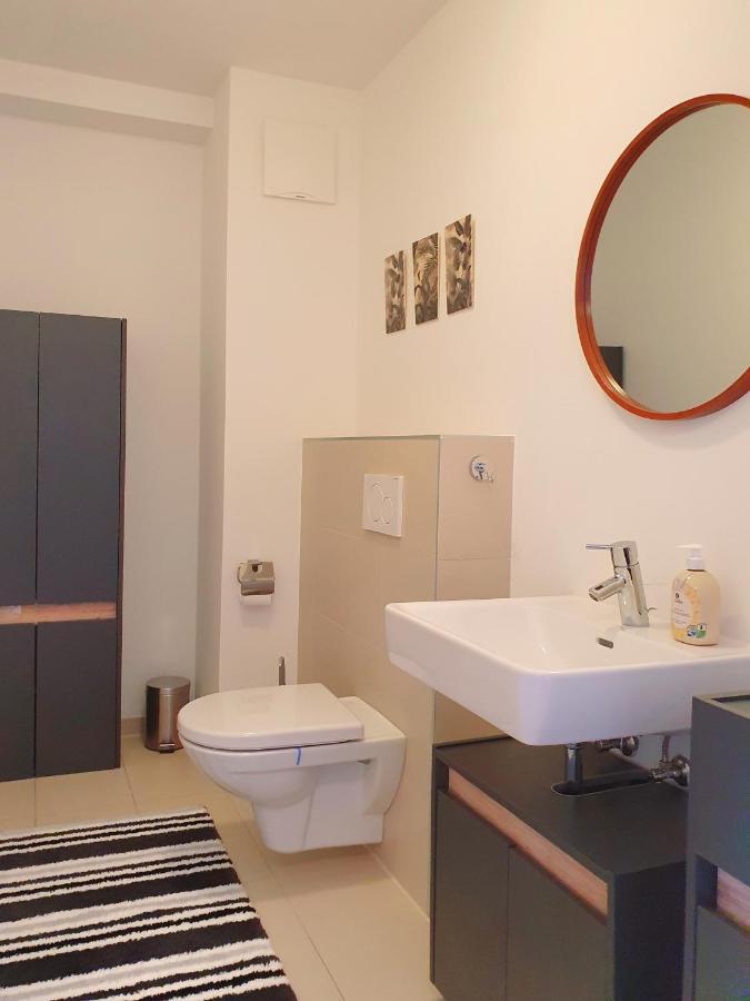 Near Lake Two Bedroom Duplex Apartamento *
