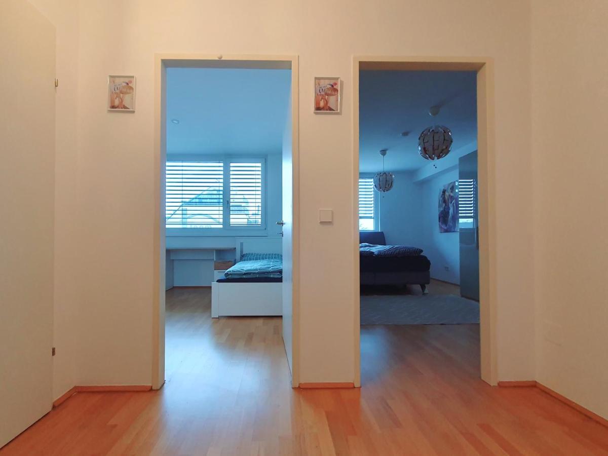 Near Lake Two Bedroom Duplex Apartamento *
