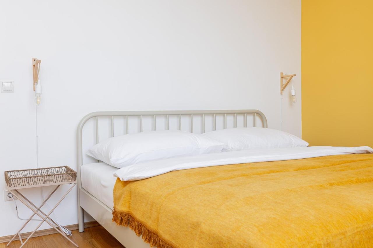 Apartment Bright Stylish With A Balcony In A Location