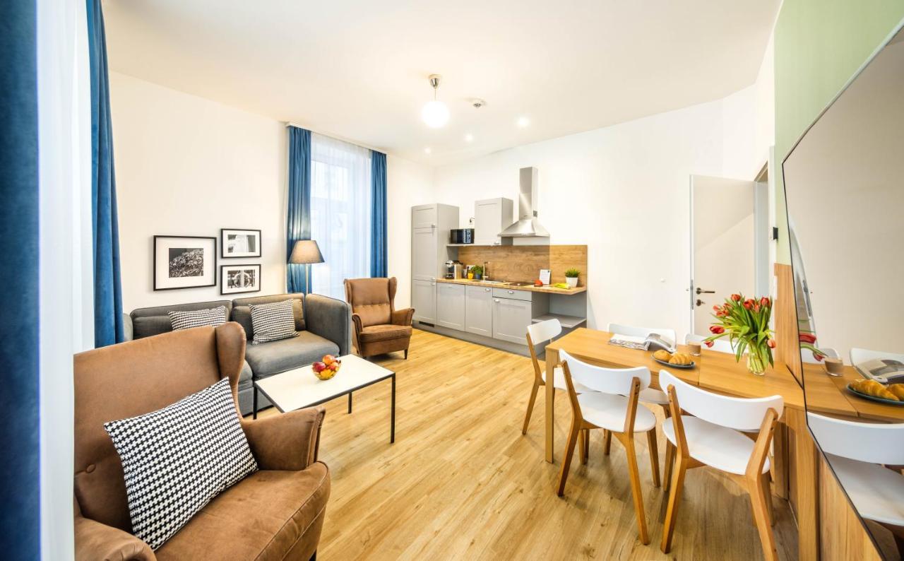 Jimmy's Emerald Aparthotel 4*