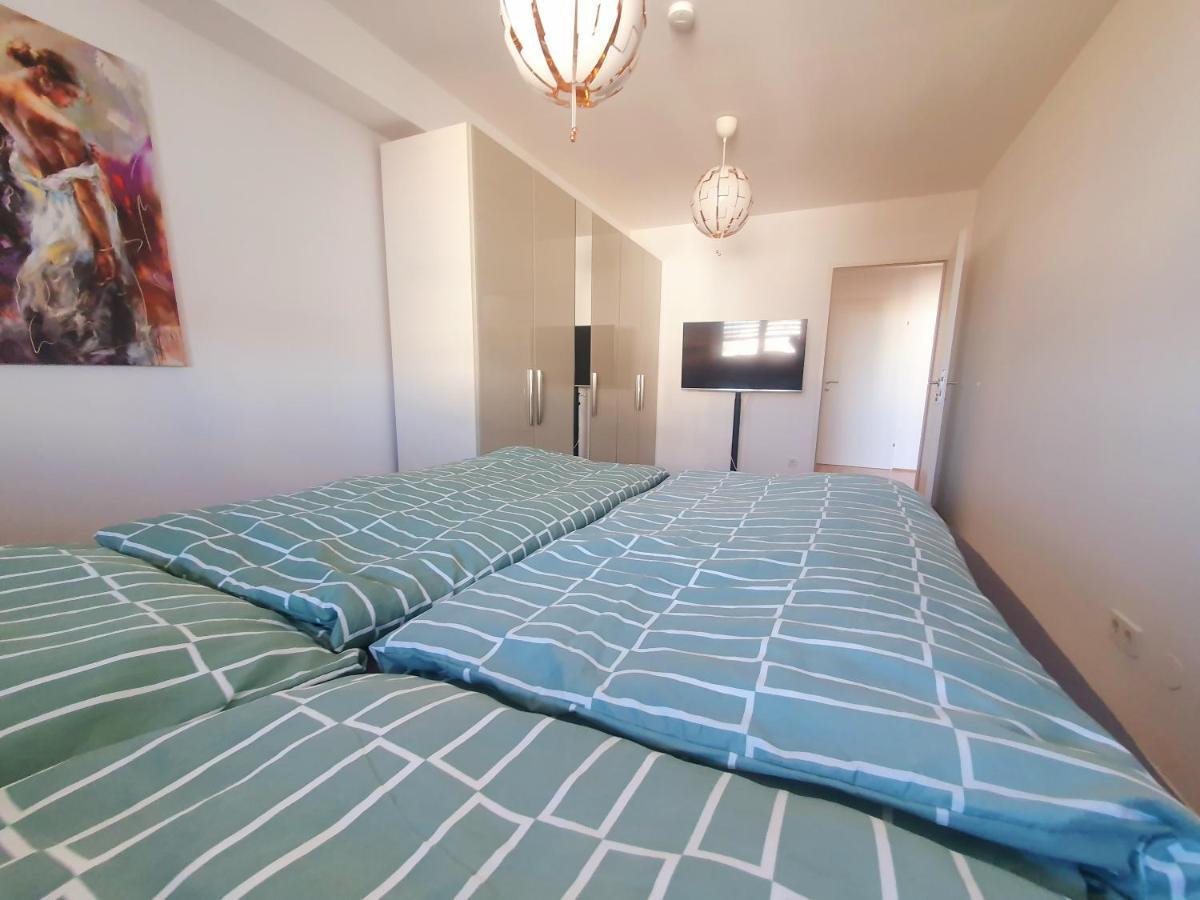 Near Lake Two Bedroom Duplex Apartamento