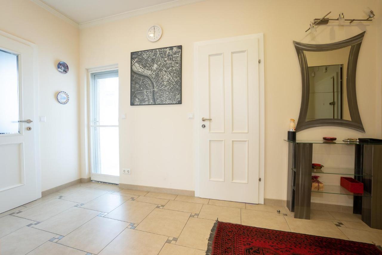With A Balcony - 15 Min To City Center Wien
