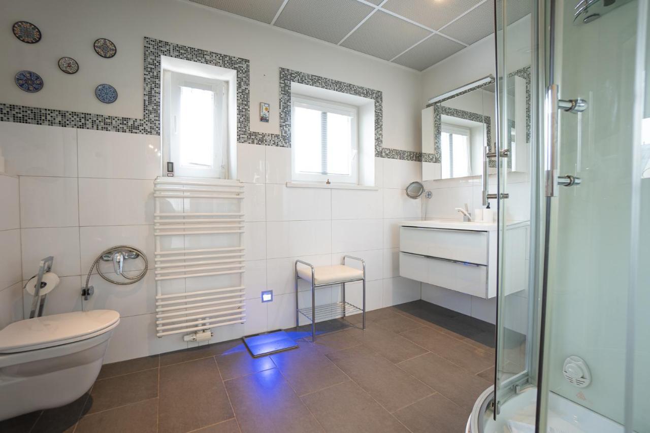 With A Balcony - 15 Min To City Center Wien
