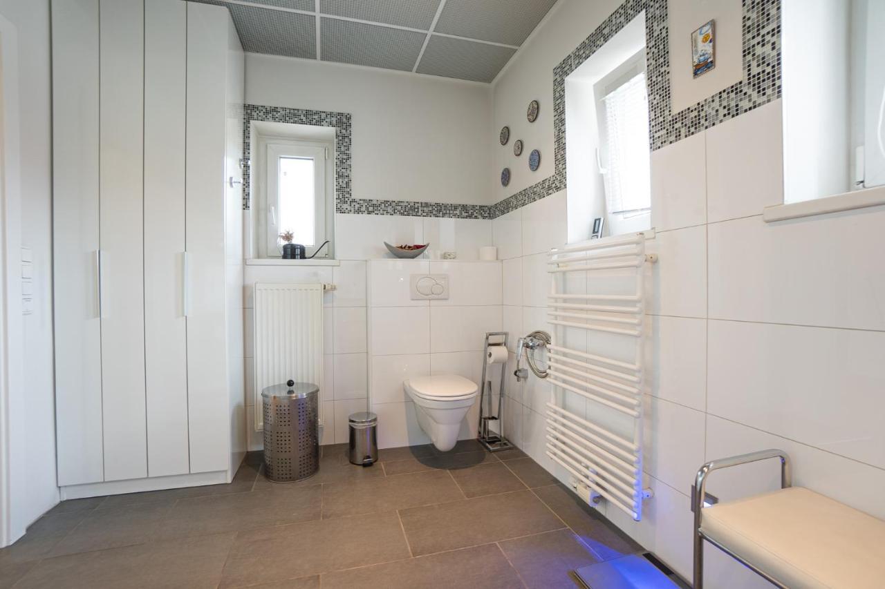 With A Balcony - 15 Min To City Center *