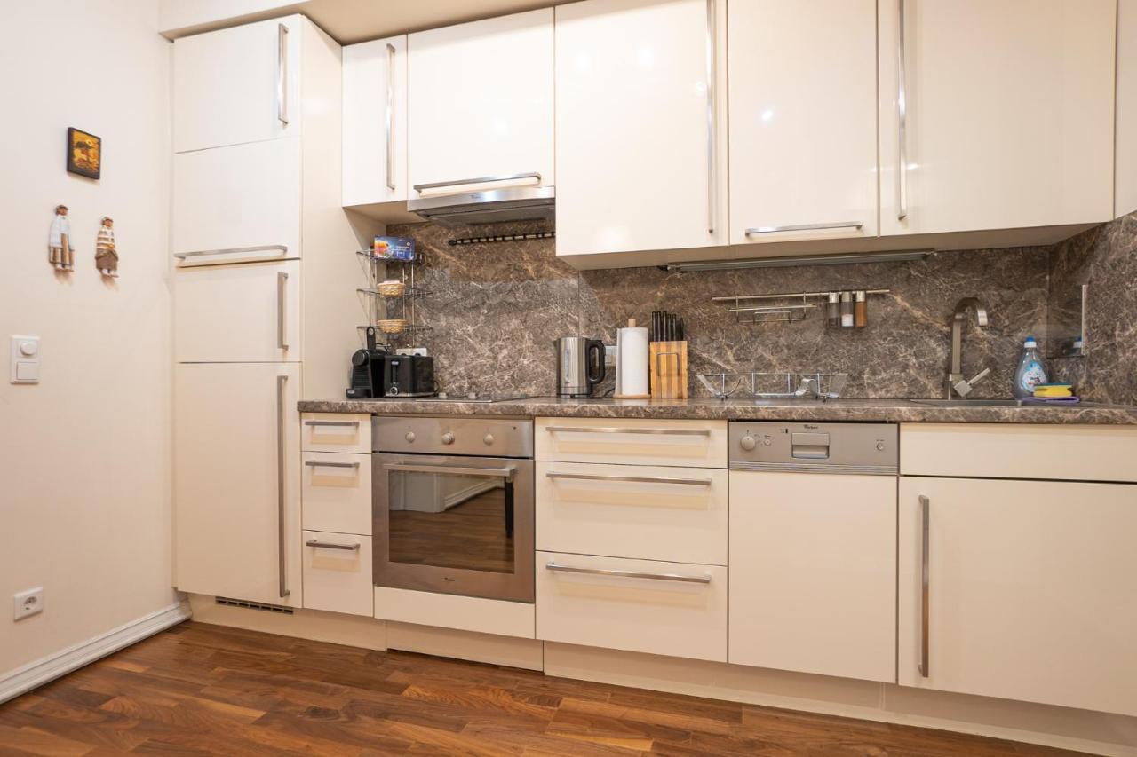 With A Balcony - 15 Min To City Center Wien