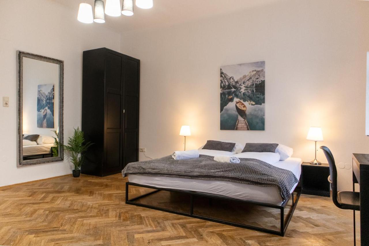 Spacious 2br Apt.-near Wiener Stadthalle Apartamento Viena