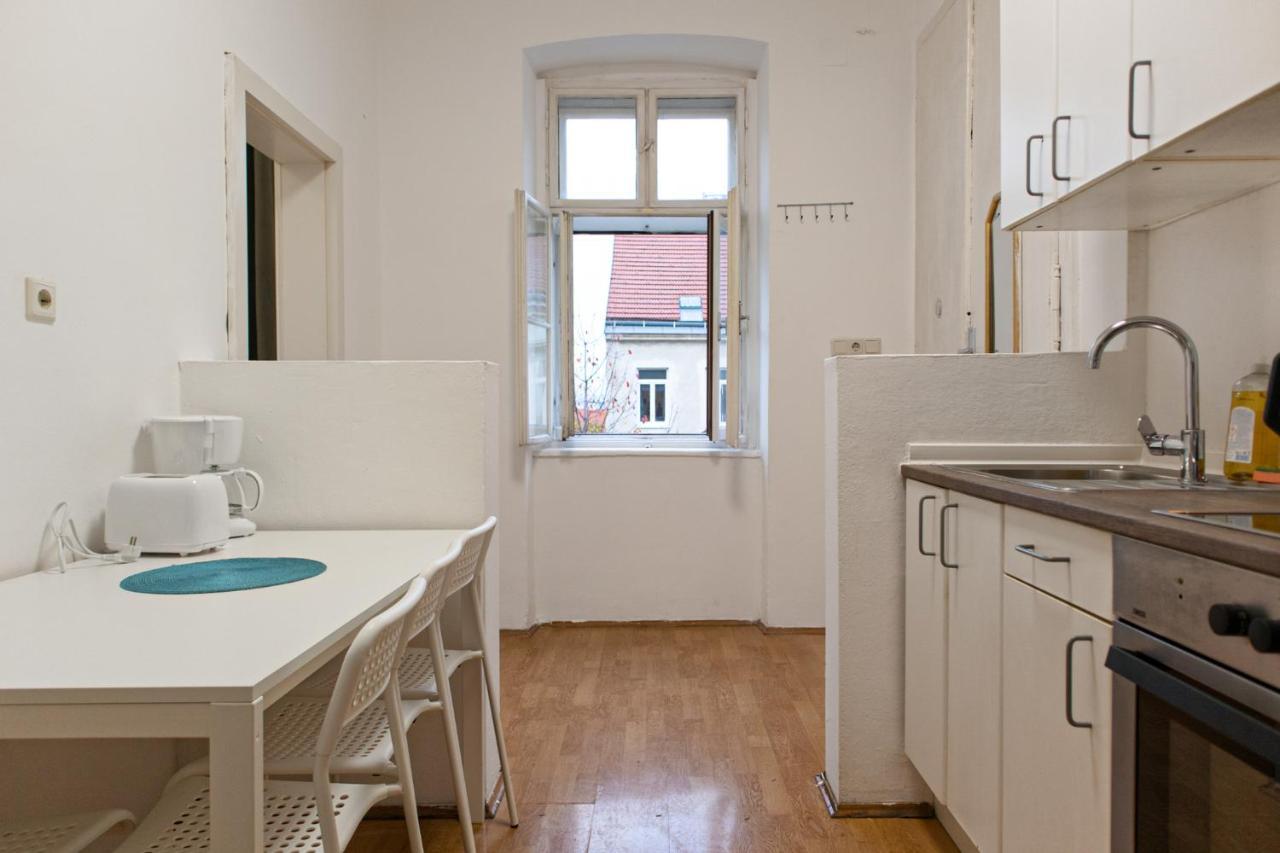 Spacious 2br Apt.-near Wiener Stadthalle Viena