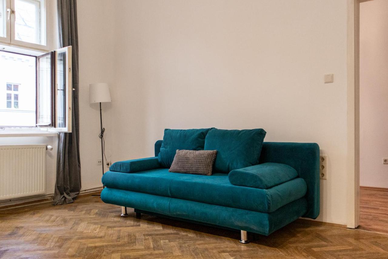 Spacious 2br Apt.-near Wiener Stadthalle Apartamento Viena