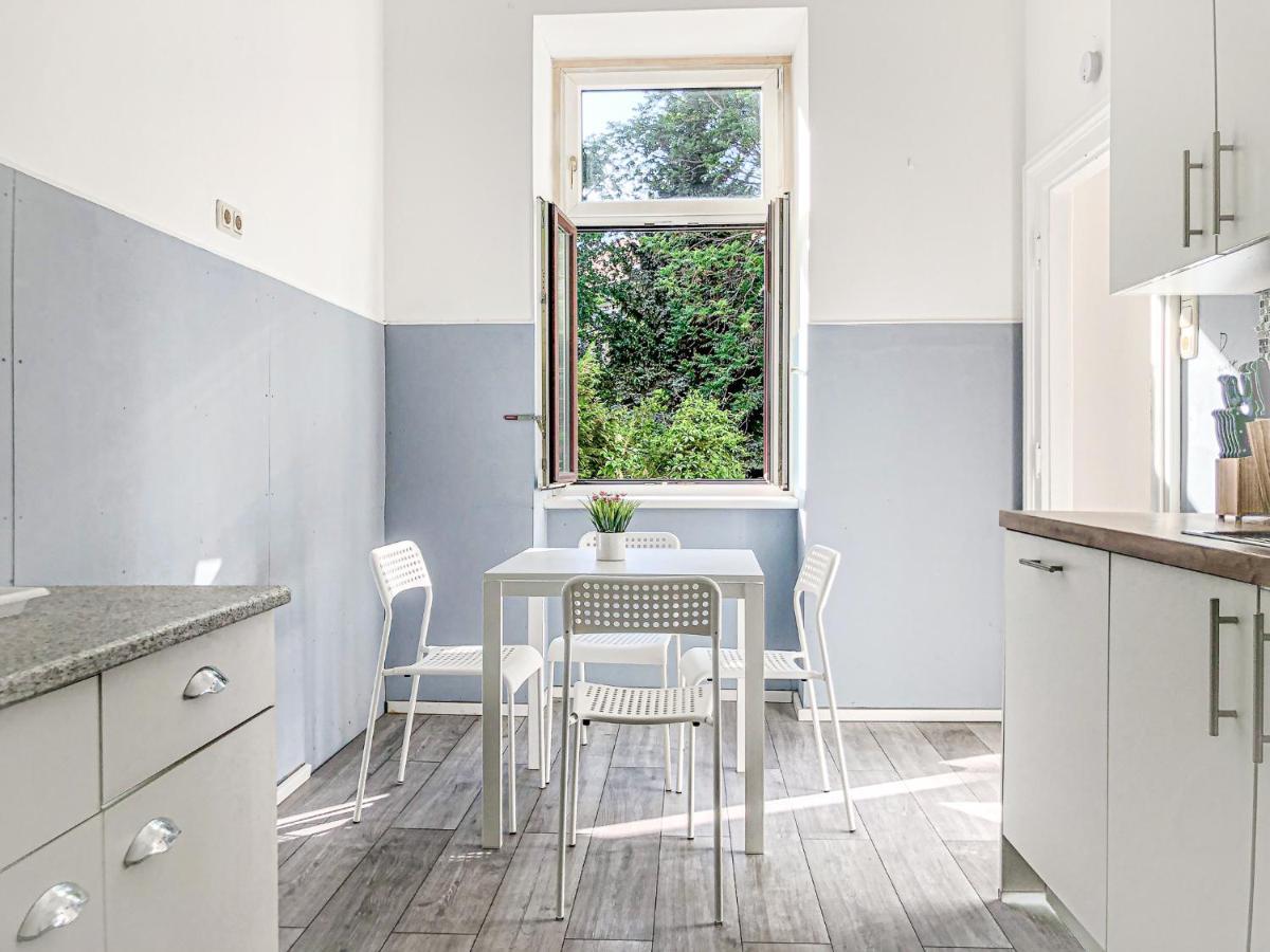 Vibrant 3br Near Akh Hospital - Perfect For Groups Appartamento Vienna
