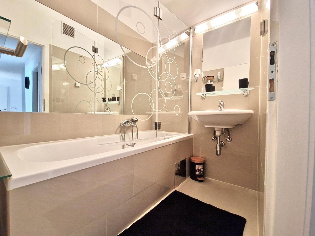 Feelhome - Zentrum - Augarten - Smart Tv Apartment Vienna