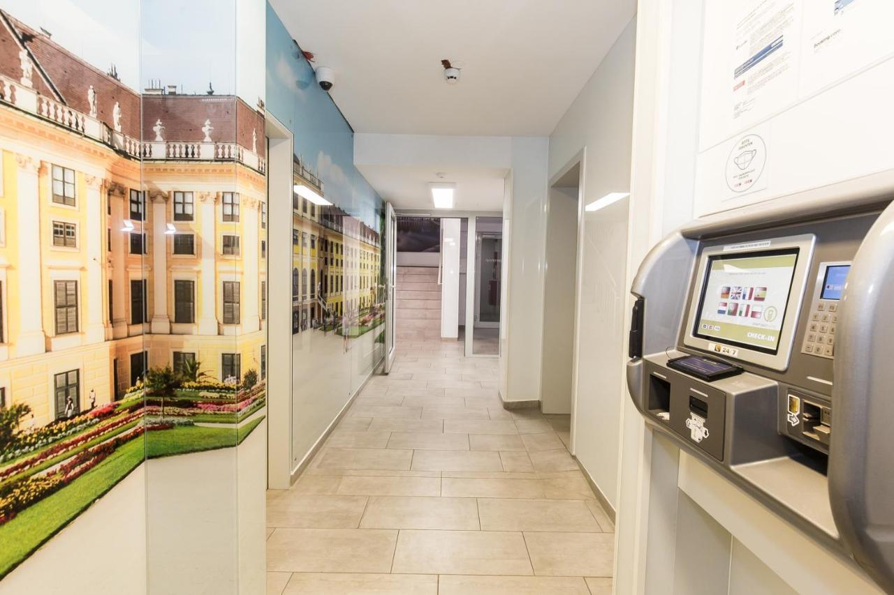 Smart Nano Living - Hauptbahnhof - Self Check-in 4*