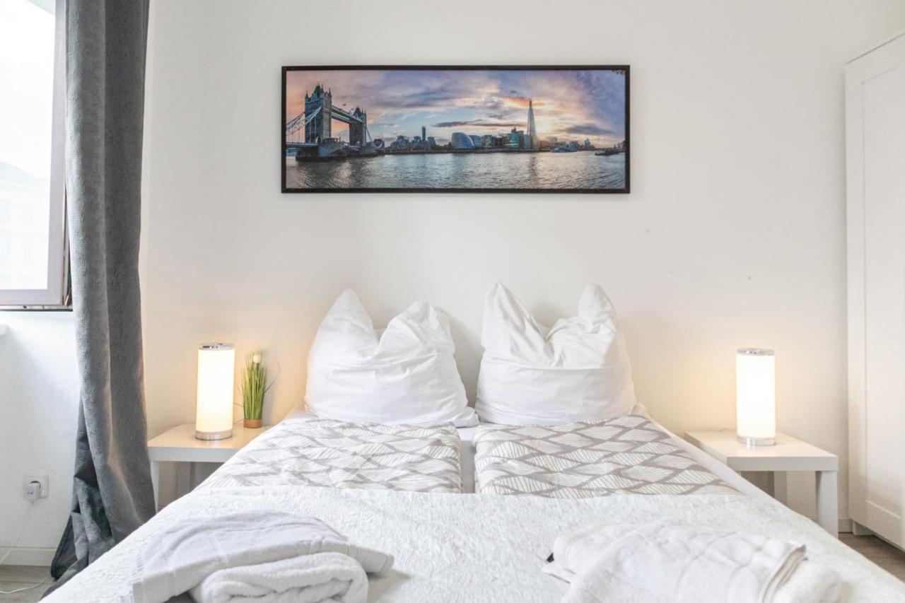 Apartment Pleasant 1br Aprt. Near The Danube & Millenium T.