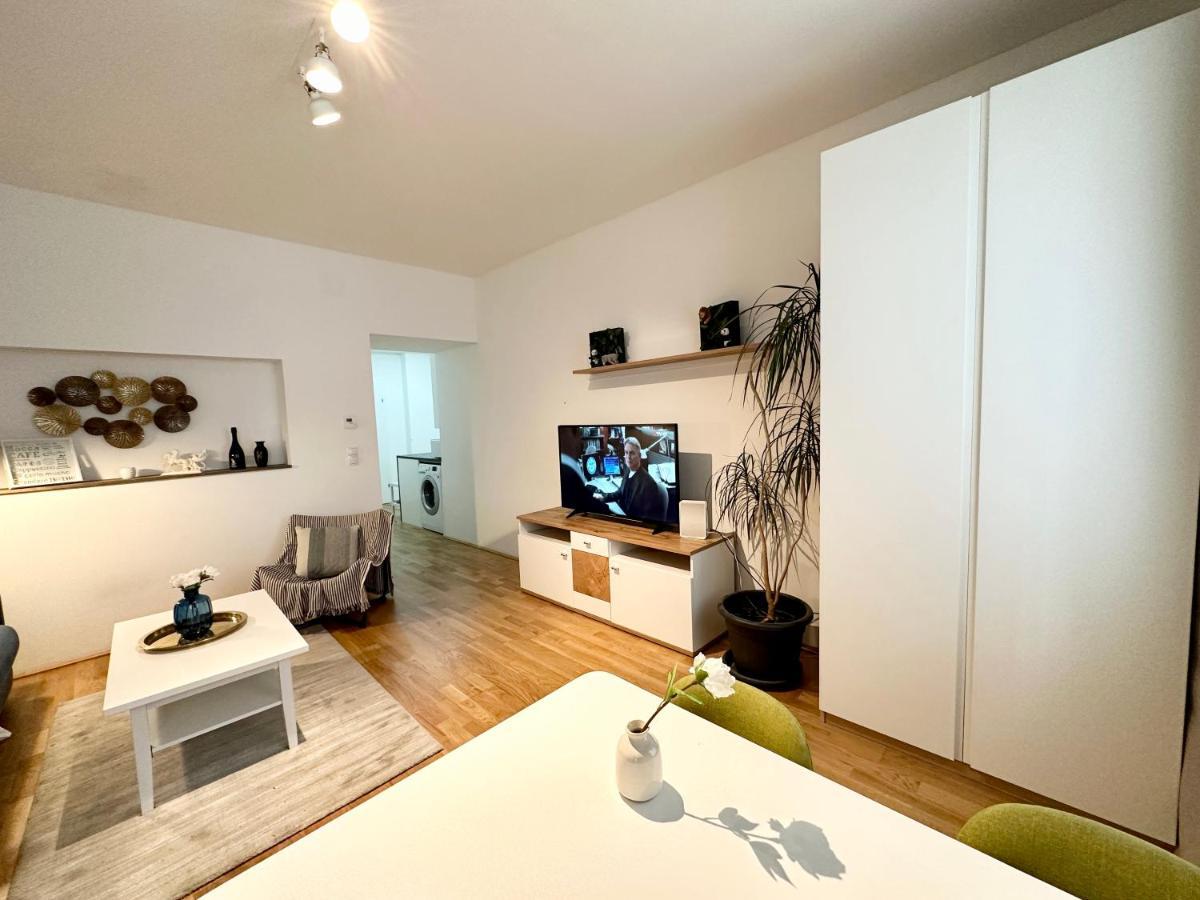 Apartment Book-a-room Panda-apartments