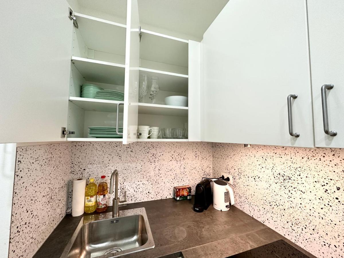 Book-a-room Panda-apartments Apartment *
