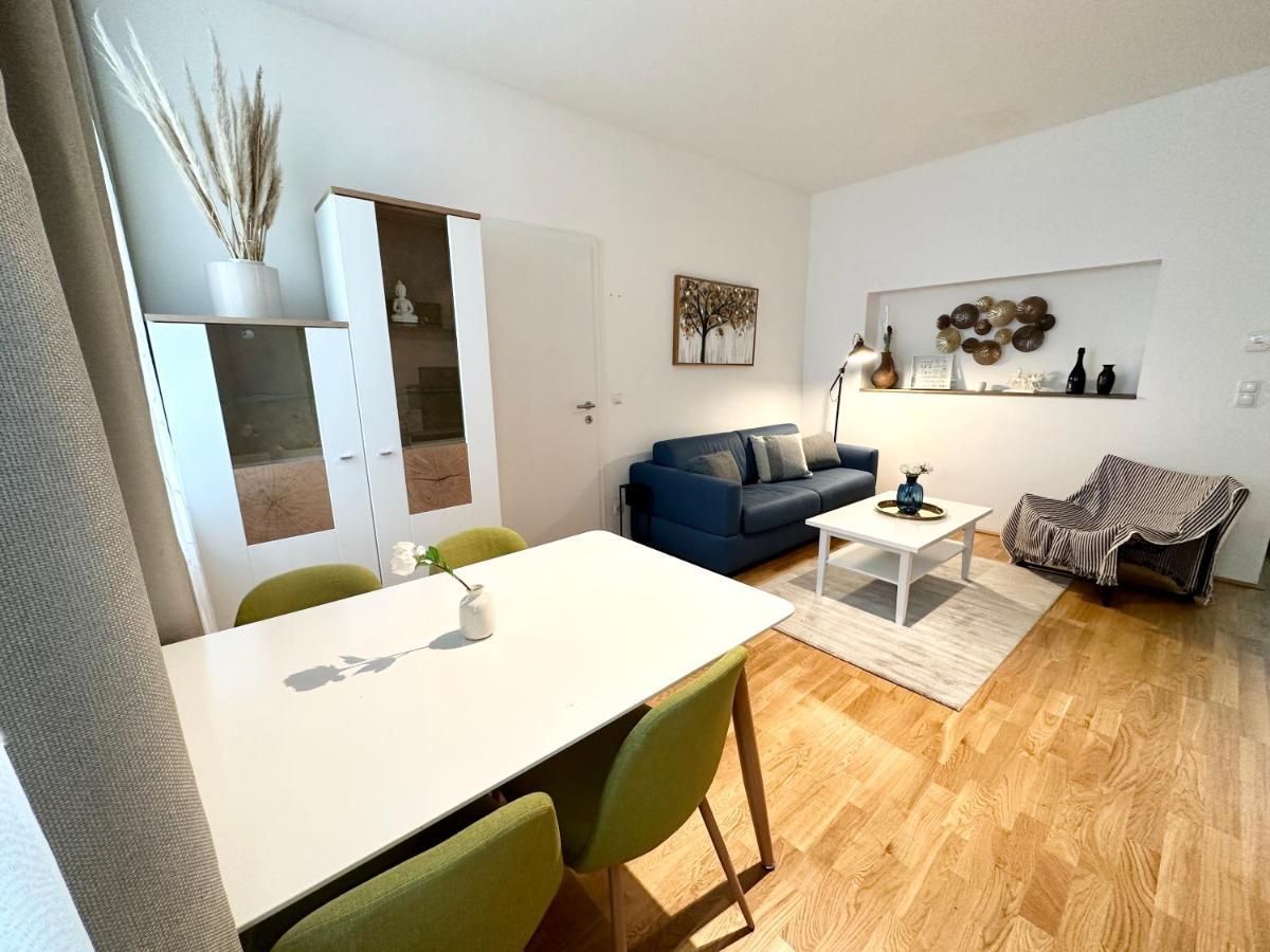 Apartment Book-a-room Panda-apartments *