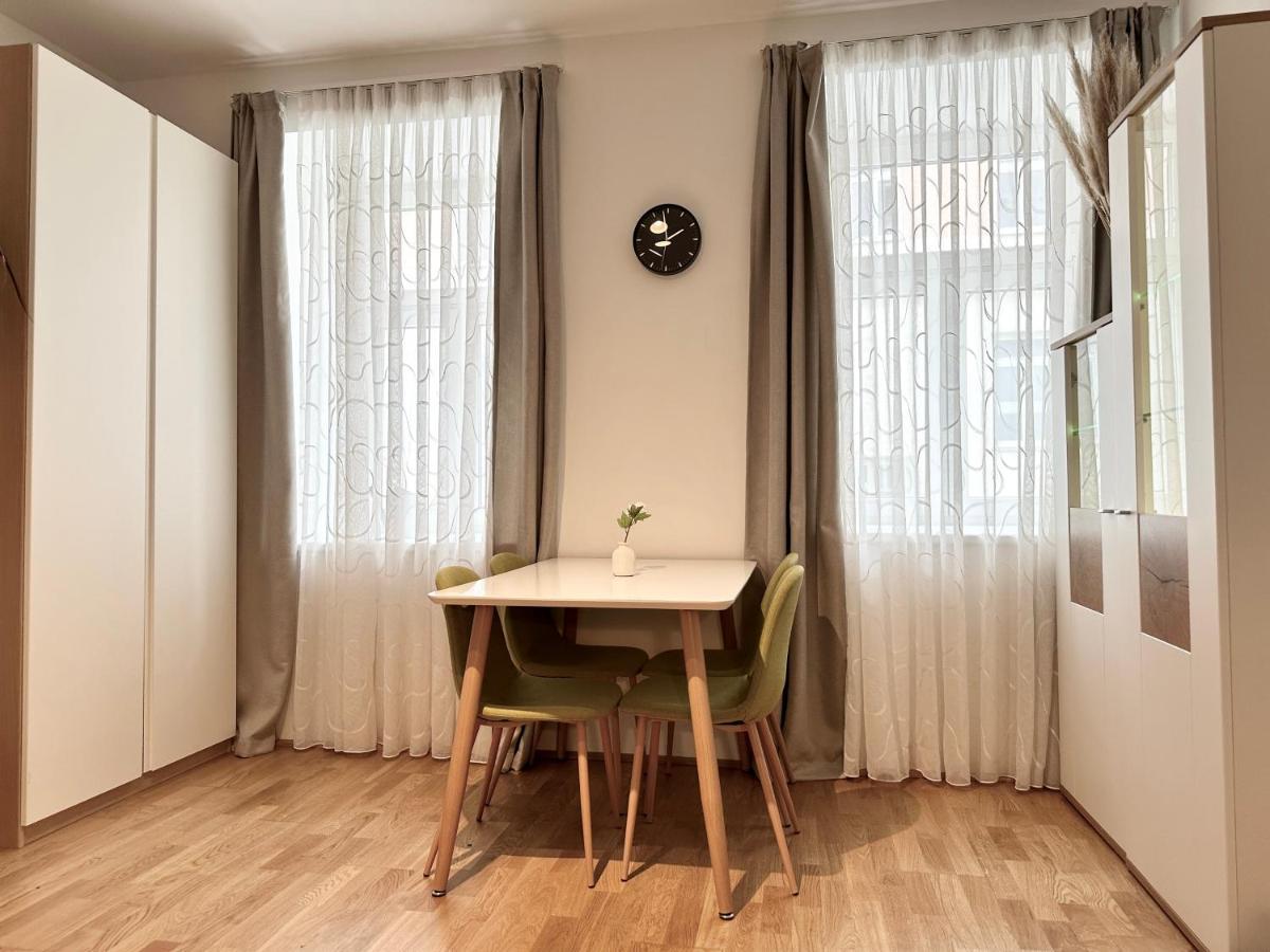 Book-a-room Panda-apartments