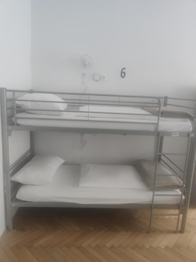Ch-hostel *