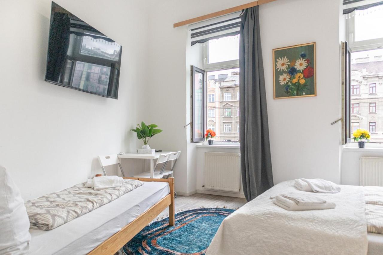 Apartment Pleasant 1br Aprt. Near The Danube & Millenium T.