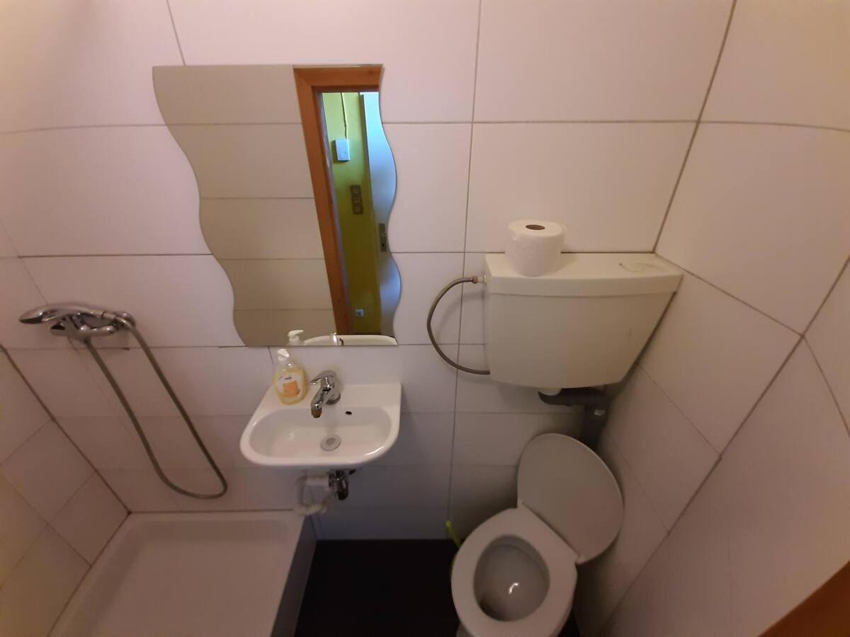 Relaxrooms Hernals Homestay