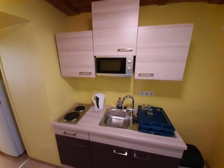 Relaxrooms Hernals Homestay *