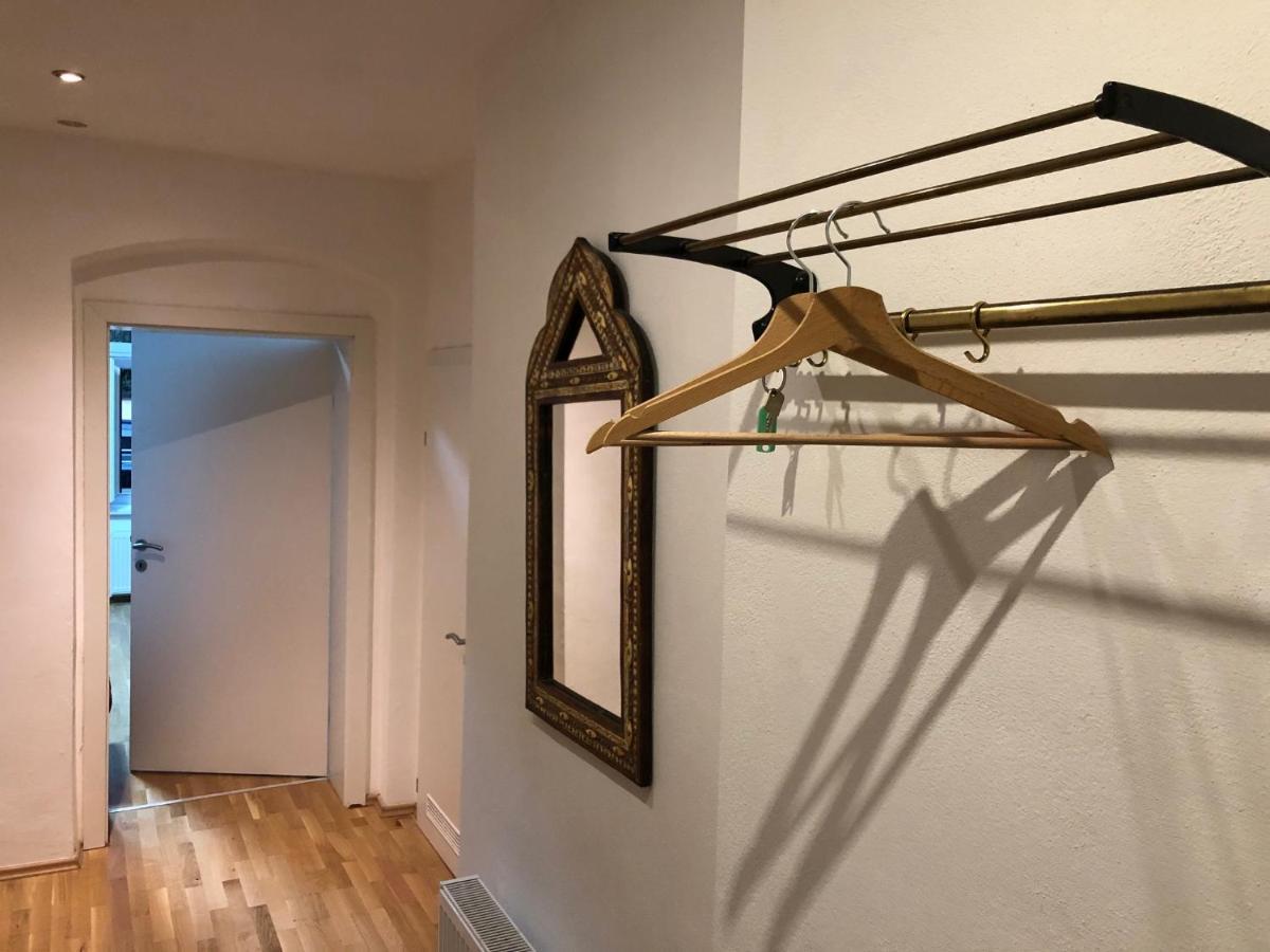 Grosse 4 Zimmer Wohnung. Schonbrunn-nahe!